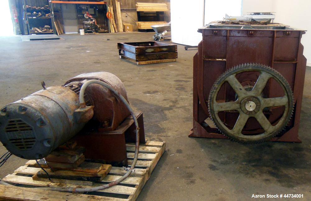Used J.H. Day Double Spiral Ribbon Blender, 100 Cubic Feet Working Capacity (115 Total), 304 Stainless Steel Clad. Carbon steel jacketed trough 40" wide x 120" long x approximately 47" deep, no ratin...