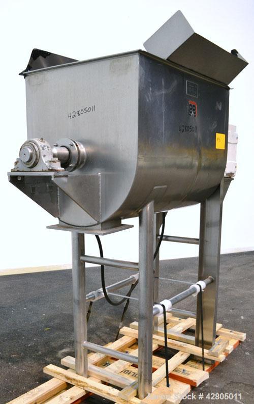 Used Lee Industries Double Spiral Ribbon Blender, 22.2 Cubic Feet (900 Pound) Working Capacity, Model 900TDR, 316 Stainless Steel. #4 Finish Non-jacketed trough 30’’ wide x 48’’ long x 32’’ deep. Ope...