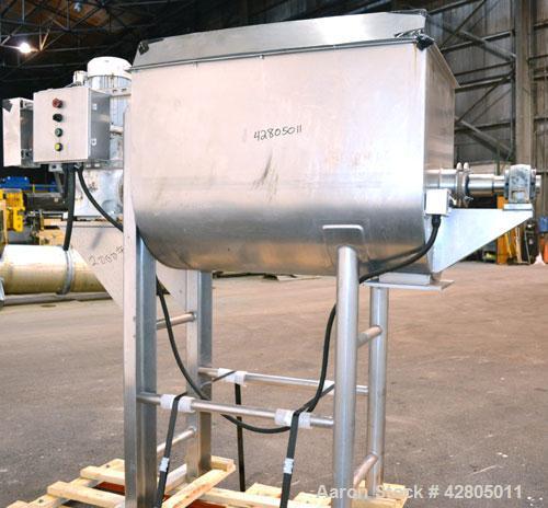 Used Lee Industries Double Spiral Ribbon Blender, 22.2 Cubic Feet (900 Pound) Working Capacity, Model 900TDR, 316 Stainless Steel. #4 Finish Non-jacketed trough 30’’ wide x 48’’ long x 32’’ deep. Ope...