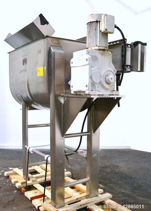Used Lee Industries Double Spiral Ribbon Blender, 22.2 Cubic Feet (900 Pound) Working Capacity, Model 900TDR, 316 Stainless Steel. #4 Finish Non-jacketed trough 30’’ wide x 48’’ long x 32’’ deep. Ope...