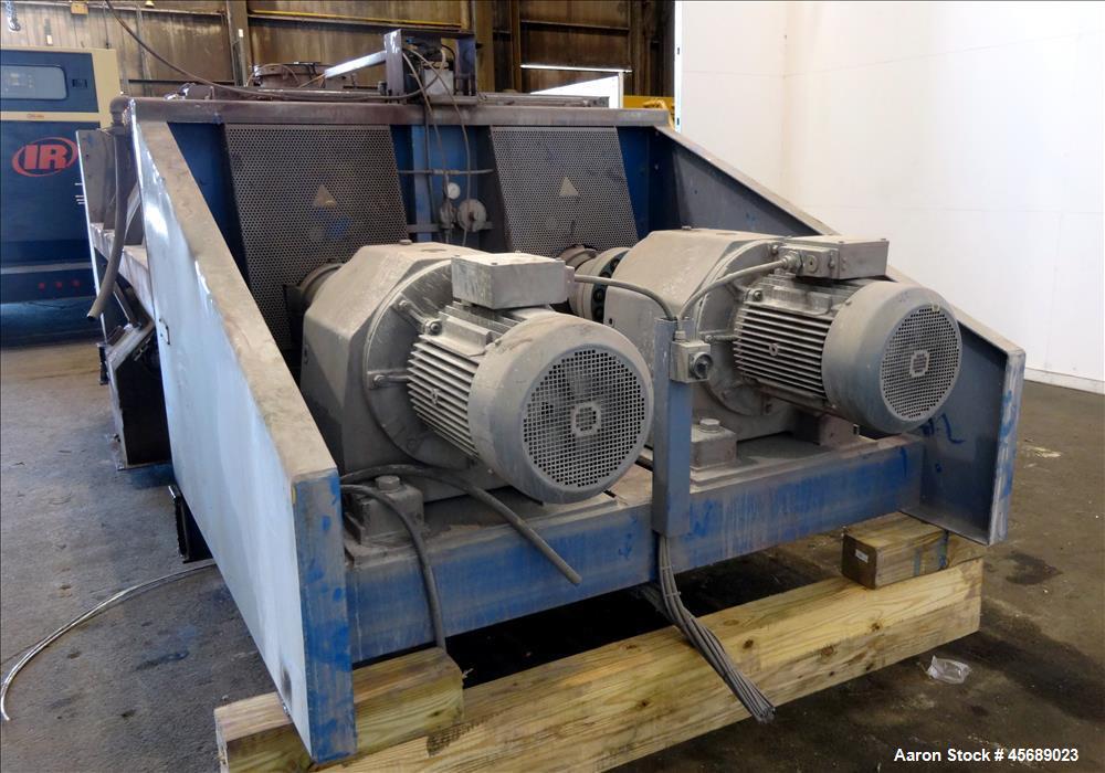 Used Van den Berg BMW Ribbon Blender, Model 1000-V-Omega, 304 Stainless Steel, Approximate 176 Cubic Feet. 5000 Liter maximum capacity. Non-jacketed trough approximate 129" long x 79" wide x 35" deep...