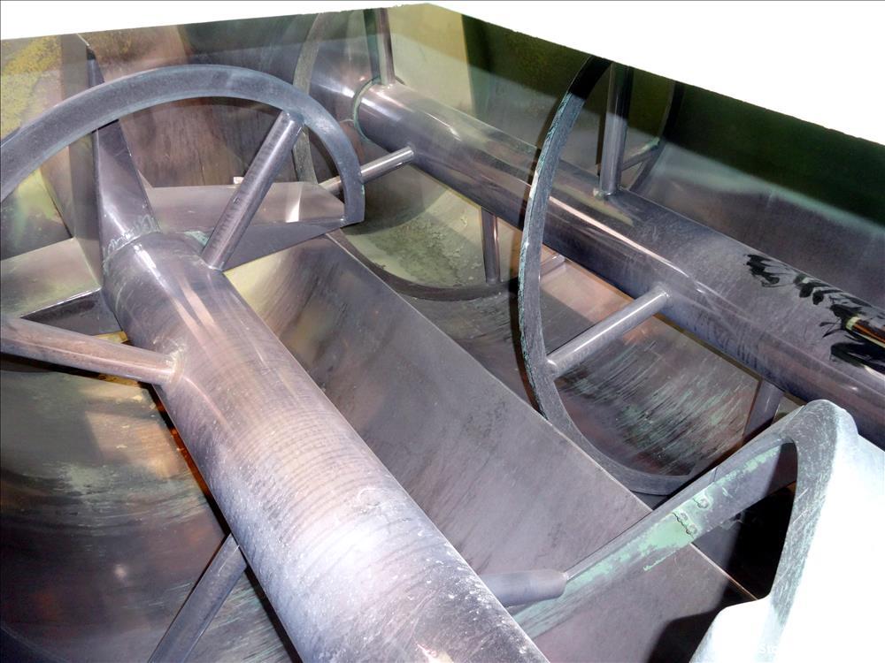 Used Van den Berg BMW Ribbon Blender, Model 1000-V-Omega, 304 Stainless Steel, Approximate 176 Cubic Feet. 5000 Liter maximum capacity. Non-jacketed trough approximate 129" long x 79" wide x 35" deep...