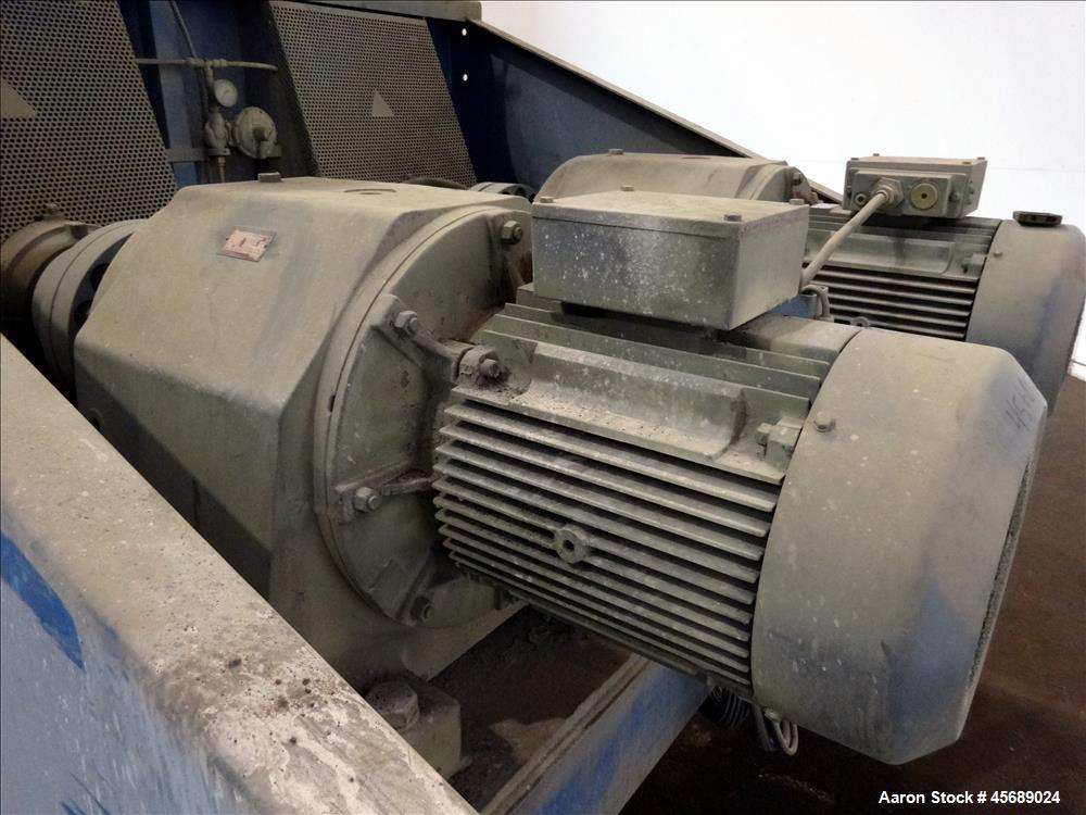 Used Van den Berg BMW Ribbon Blender, Model 1000-V-Omega, 304 Stainless Steel, Approximate 176 Cubic Feet. 5000 Liter maximum capacity. Non-jacketed trough approximate 129" long x 79" wide x 35" deep...