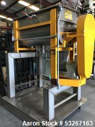 https://www.aaronequipment.com/Images/ItemImages/Mixers/Ribbon-Blenders/medium/Lowe-C-20-H-Duty_53267163_aa.jpg