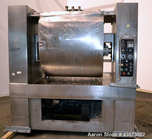 Used Stainless Steel Oshikiri Model HM1000FJ Horizontal Mixer