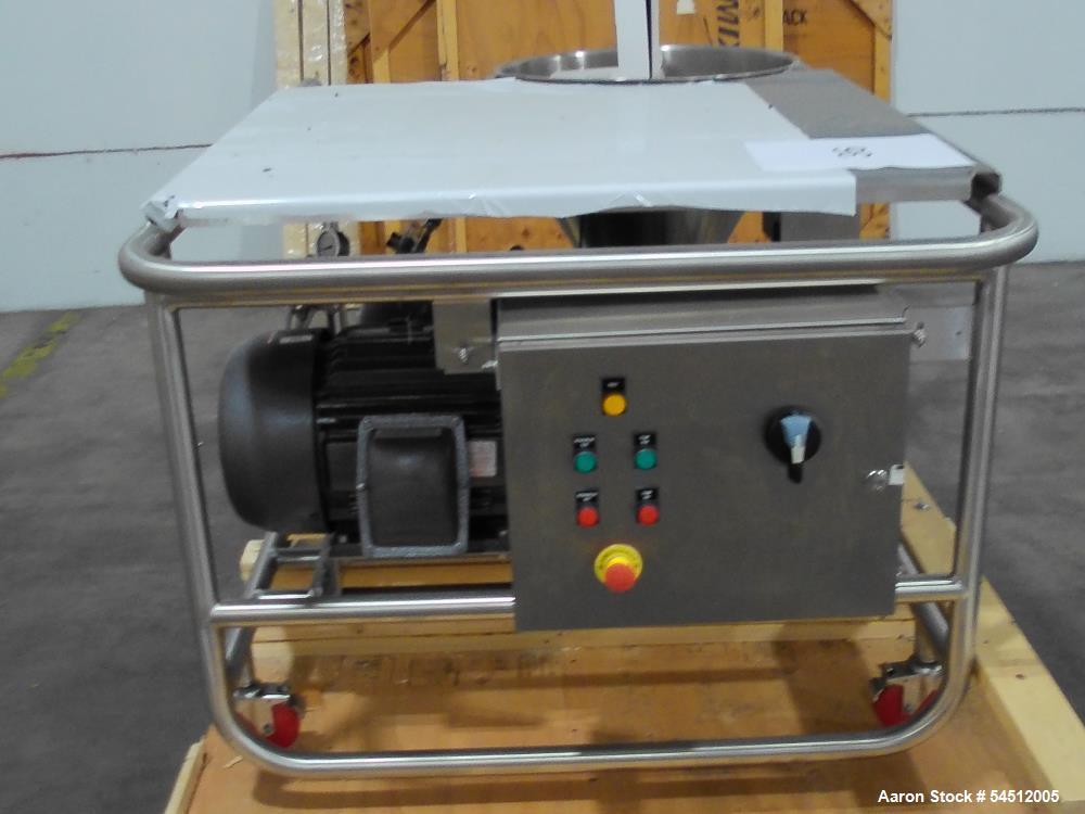 Admix Fast Feed Mixer Model 575 with 3.4 Cu Ft Hopper