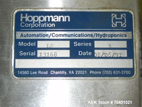 Used Haumiller Model Lasta Stainless Steel 6-Pocket Spray Tip Applicator. Single Hammer, 16” vibratory feeder bowl. Approximate 24” x 24” x 12” deep hopper. Allen Bradley Panel View 1000.