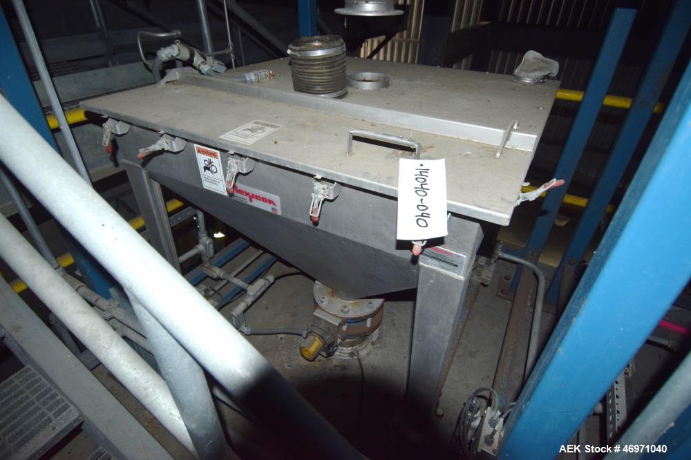 Used Flexicon BFH-C-X Half Frame. Includes (2) air operated bag holders, (1) Tele-Tube telescoping tube, (1) Salina Vortex slide valve, (1) Flexicon hopper, (1) ball valve. Mounted on a carbon steel ...