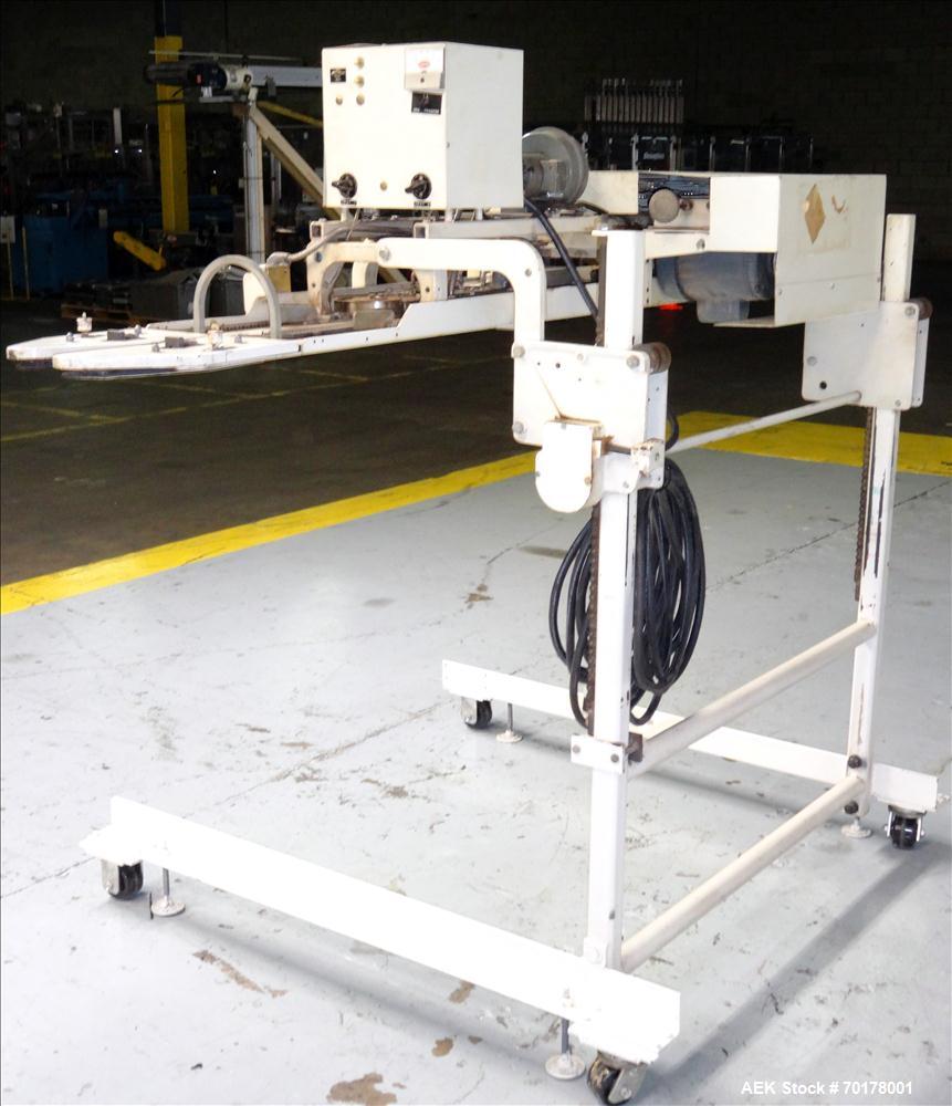 Used Doboy Model CBS-CH Continuous Band Sealer. Machine can perform at variable speeds from 300" - 425" per minute. The CBS-CH is chain fed for high volume, continuous production. Machine has a maxim...