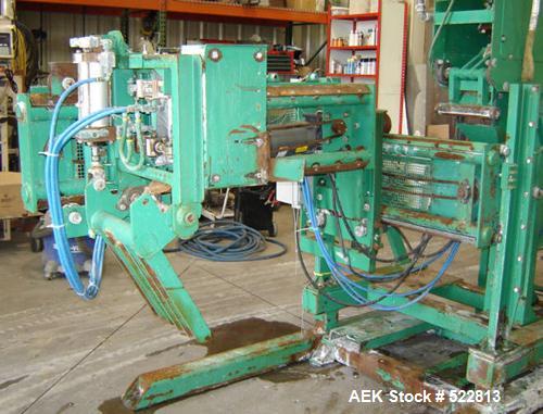 USED: Stone Container model US 2000 ultra sonic bag sealer with low hours. Hour meter 868 hours.