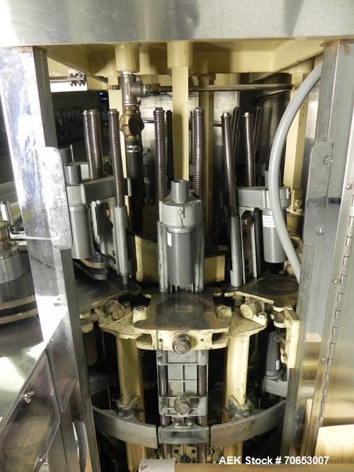 Used U.S. Bottlers Machinery Model Sanitair Cleaner DS-8 Rotary Air Bottle Cleaner capable of speeds up to 150 containers per minute. Uses a dual-stage cleaning process. Has duplex cleaning station c...