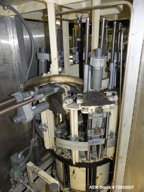 Used U.S. Bottlers Machinery Model Sanitair Cleaner DS-8 Rotary Air Bottle Cleaner capable of speeds up to 150 containers per minute. Uses a dual-stage cleaning process. Has duplex cleaning station c...