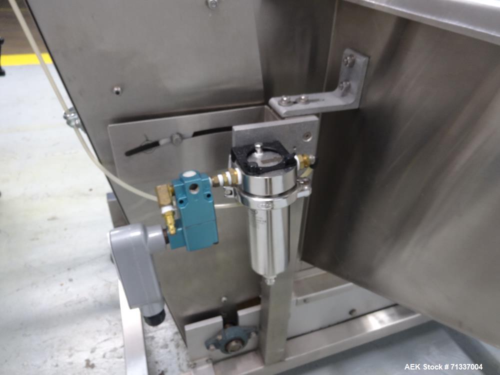 Used New England Machinery NERSC-16 Rotary Chuck Capper for Sale