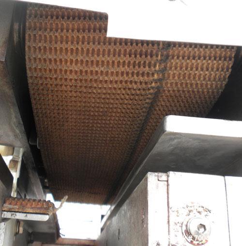 Used Holmatic Horizontal Overcapper/Lidder, stainless/aluminum construction, model PH-31. Last running 211 lids. 46" long single lane rollers, driven by a 1/4 hp, 3/60/230/460 volt, 1725 rpm motor. R...