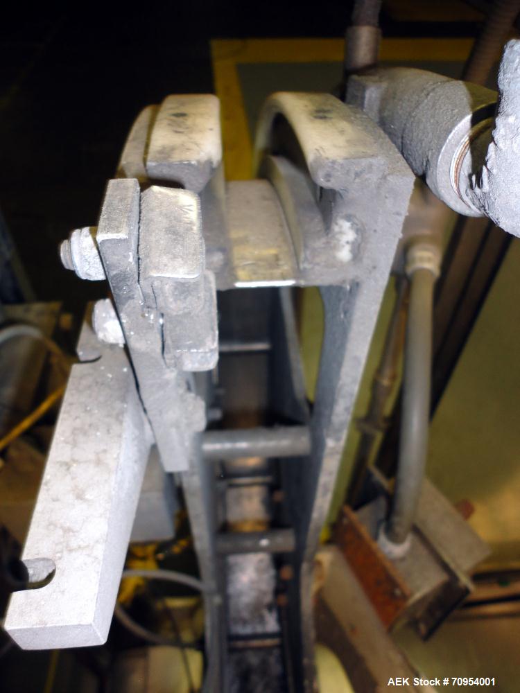 Used Corniani Model TJ-15-200 Trigger Spray Inserter