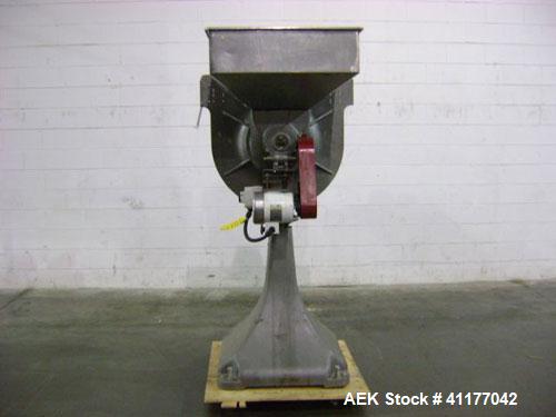Used Diversified 76-450 Steam Capper designed to displace the air in the closure and head space of the container with steam. Automatically applies lug or PT style caps onto glass containers. Currentl...