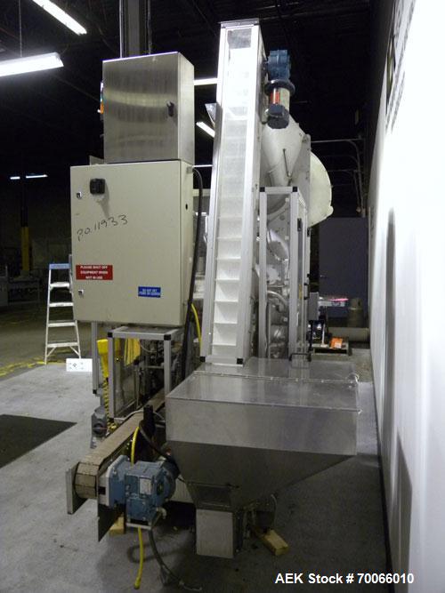 Used Resina Inline Quill Capper, 8 Quill, Model UN40-1250. Capable of speeds over 250 Bottles per minute. Has a cap size range from 13 - 70mm (with changeparts). Has a vertical pin style sorter for c...