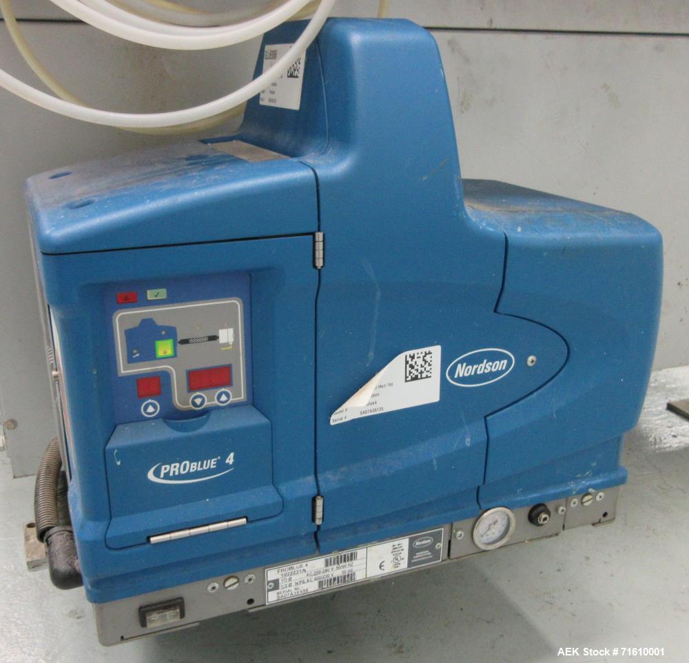 Used Bosch (Doboy) Model 7520 Automatic Dual Head Tray Former and Top Load Carton Former. Capable of speeds from 50 - 150 Trays/Cartons per minute (depending on application). Set up with Nordson Pro ...