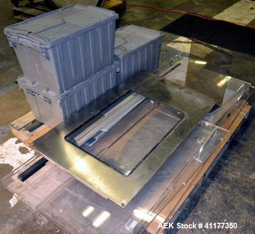 Used IWKA SC4 automatic horizontal cartoner capable of speeds up to 450 cartons per minute. Three Chain unit on 4" centers with adjustable bucket infeed.Carton size range: (Length) 20 to 75 mm, (Widt...