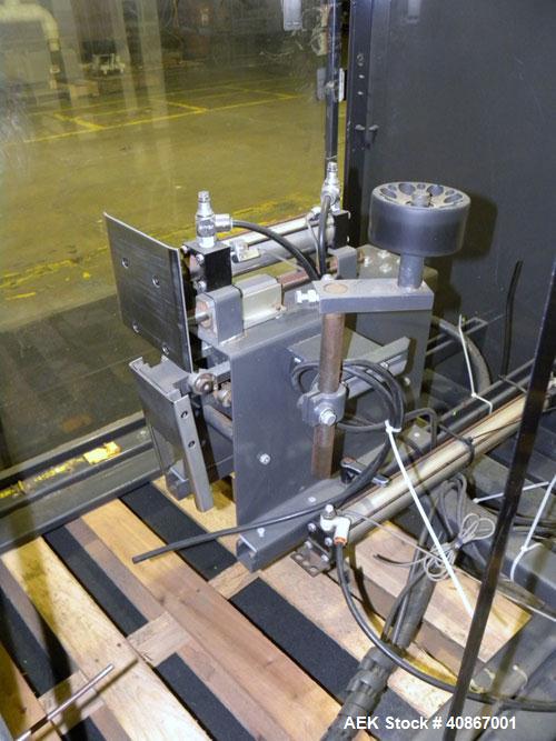 Used Loveshaw Little David Case Former, Model CF40T, Carbon Steel. Approximately 20 cases per minute. Case size range: length 7" to 24", width 6" to 16", height 4" to 16". Chain and lug drive, 1/2 hp...