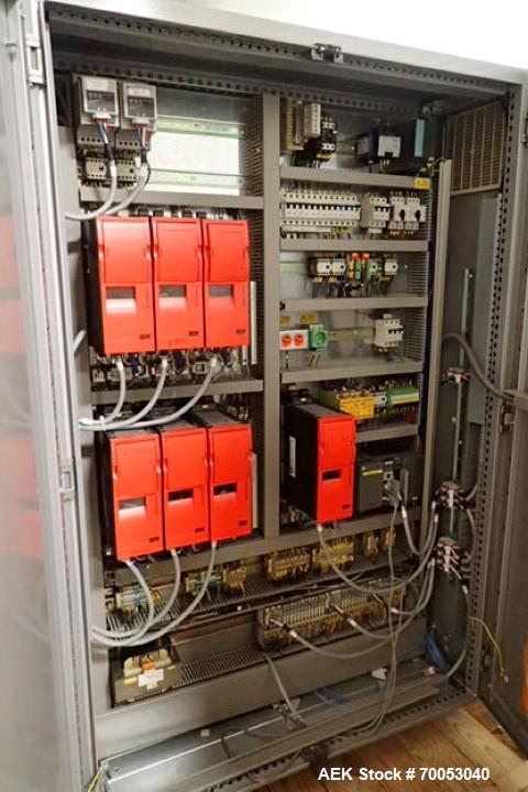 Used Skinetta Top Loading Case Erector Packer, Model CP 150. Servo driven loading head, with powered case feeder and case erector. Integrated top and bottom case taper. Includes controls. 3/60/480 Vo...