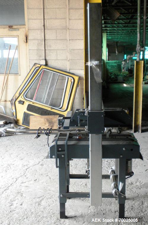 Used EZ-Tek Top and Bottom EZ-Taper Case Sealer, Model BB-2, Carbon Steel. Up to 30 cases per minute, minimum case size: length 4.5" to unlimited, width 4’’ to 22.5’’, depth 3.5’’ to 25.5’’. Manually...