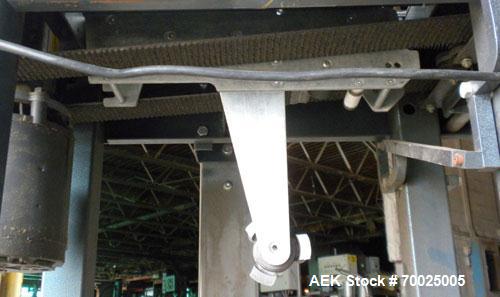 Used EZ-Tek Top and Bottom EZ-Taper Case Sealer, Model BB-2, Carbon Steel. Up to 30 cases per minute, minimum case size: length 4.5" to unlimited, width 4’’ to 22.5’’, depth 3.5’’ to 25.5’’. Manually...