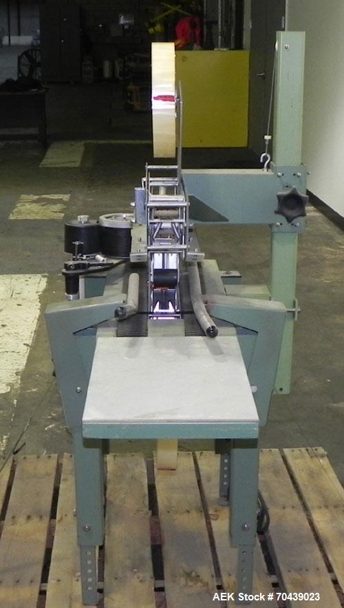 Used Little David Model LD7B Top And Bottom Case Taper. Machine operates at speeds up to 24.4m per minute.. Has a case size range of: (Length) 4-1/2" to infinite or 114mm - any, (Width) 4-1/2" to 22"...