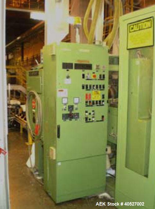 Used Complete bagging line consisting of the following equipment:  Windmoller & Holscher sack and filling machine, Daimant type 7330, capacity 1200 bags per hour @ 20 or 25 kg; Parsons sacking scale,...