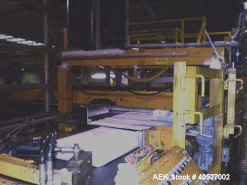 Used Complete bagging line consisting of the following equipment:  Windmoller & Holscher sack and filling machine, Daimant type 7330, capacity 1200 bags per hour @ 20 or 25 kg; Parsons sacking scale,...