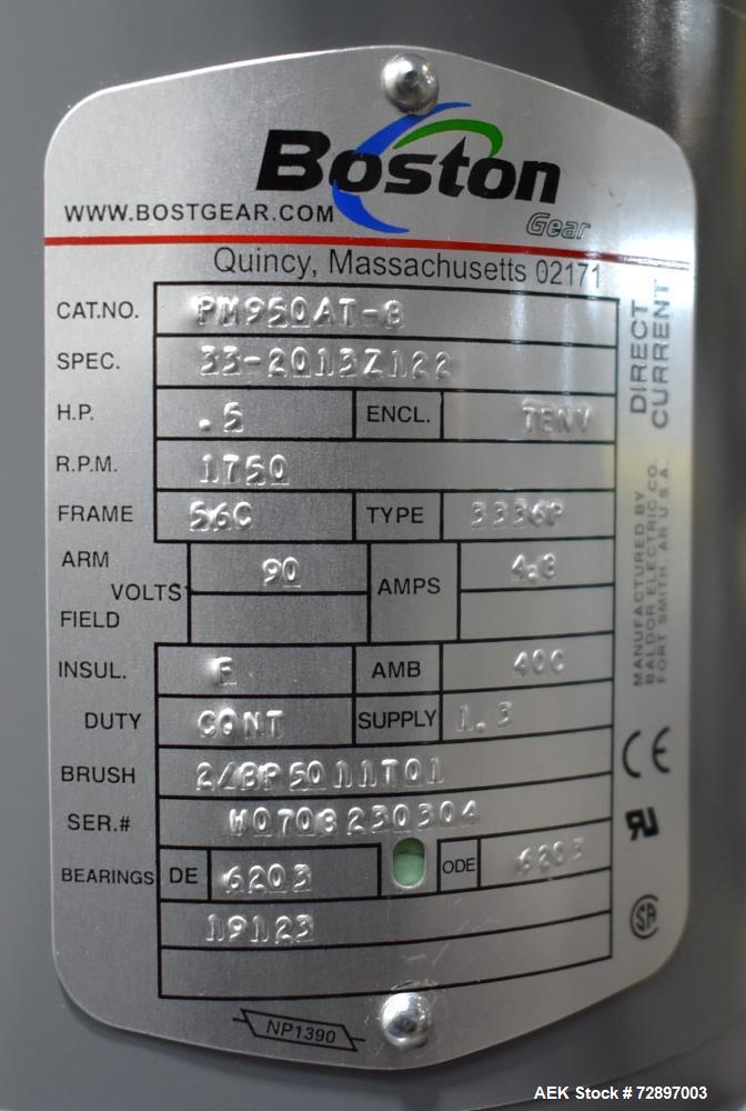 Usado- Cinta transportadora. Aproximadamente 155'' de largo x 6' de ancho. Impulsado por un motor de engranajes de .5hp, 175...