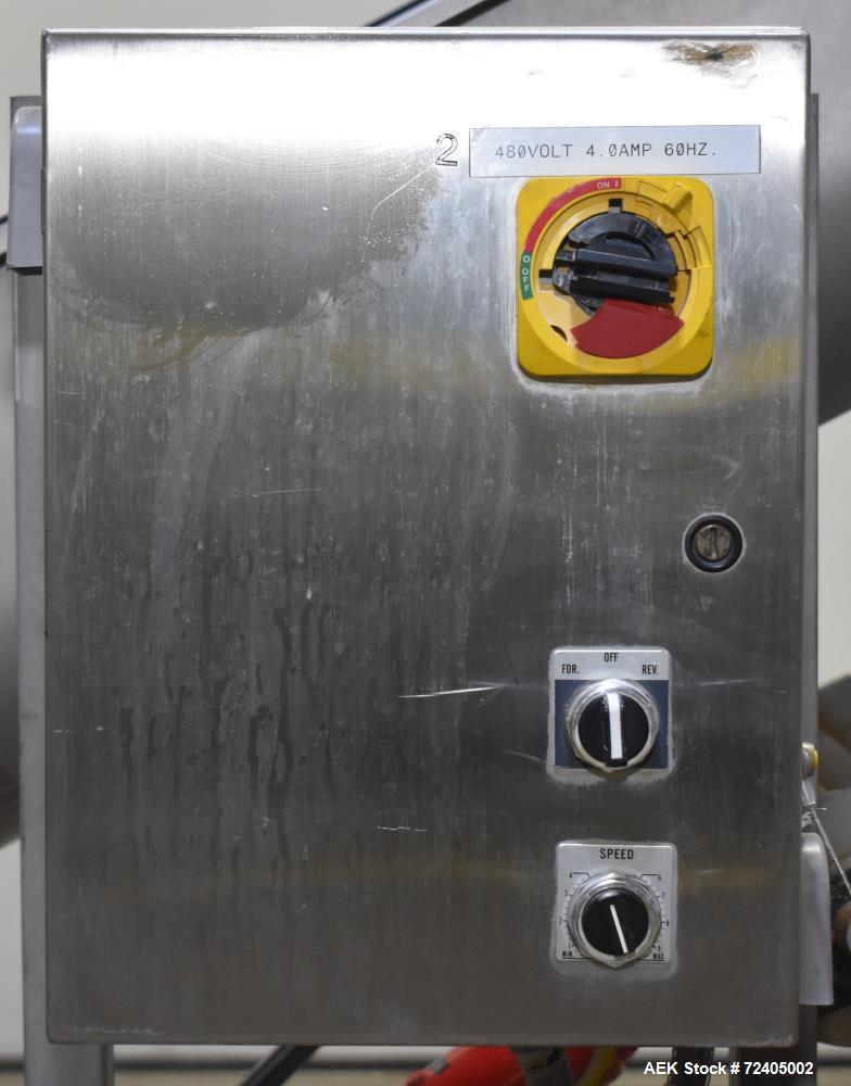 Used Bulk Material Incline Screw Conveyor. Approximate 9" diameter x 6" flight spacing x 156" tall. Adjustable discharge height. Stainless steel construction. Driven by a 3hp, 3/60/208-230/460 volt, ...
