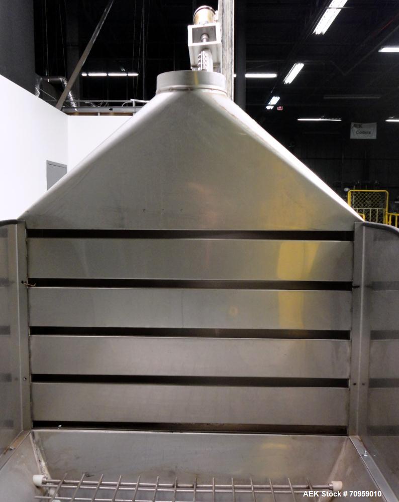 Used Hapman Model 300SS Helix Fleixible Screw Conveyor. Has 3" diameter X 120" long screw, 96" discharge height, and has a capacity of 30 to 70ft per hour. Equipped with Stainless Steel Hopper 36"L X...