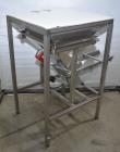 Syntron Model BF-2-B Magnetic Feeder with Infeed Hopper