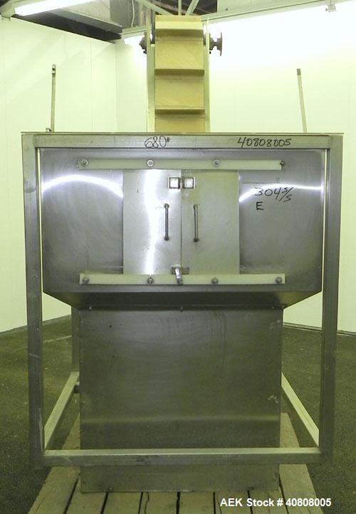 Used Cap Conveyor/Elevator, 304 Stainless Steel. 10" Wide rubber belt with 3" pleats placed approximately 8" apart. Approximate 86" discharge height. 44" x 44" x 35" deep hopper with bolt on plastic ...