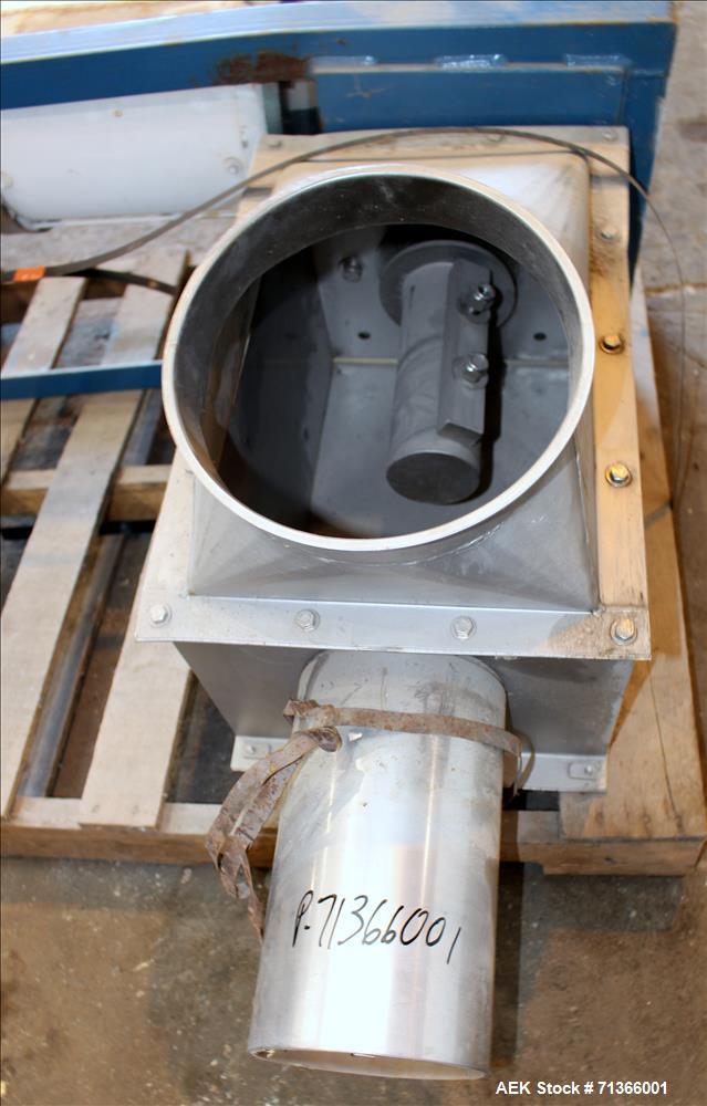 Used Flexicon Flexible Screw Conveyor, 304 Stainless Steel. Approximate 5" diameter x 252" long screw. Driven by a 10hp, 3/60/208-230/460 volt, 1760 rpm gear motor, 7.5 to 1 ratio. Feed hopper 36" x ...