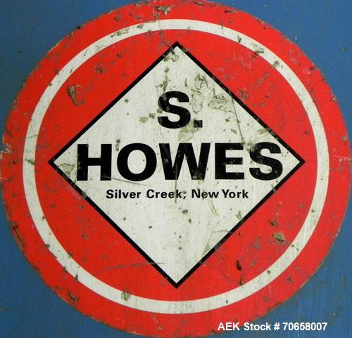Used S. Howes Model 3020 Auger Screw Feeder. Has a 6" (diameter) X 20" (long) solid core carbon steel screw. Has a 4-cubic foot hopper with bag break fitting. Mounted on casters. Has pneumatic jack f...