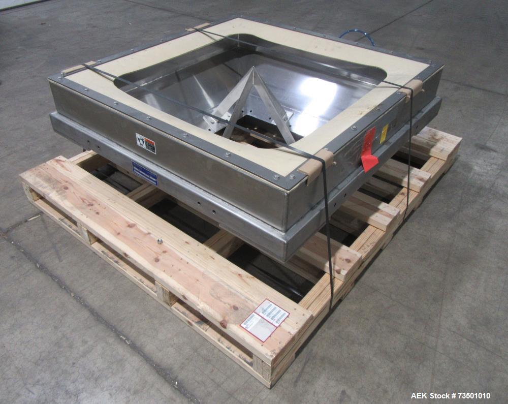 Unused Horizon Bulk Powder feeding system. Originally designed to feed vitamin powders at rates of up to 6,000 lbs per hour. Conveying line parameters: 3"  with 11 gauge OD tubing, Max horizontal dis...