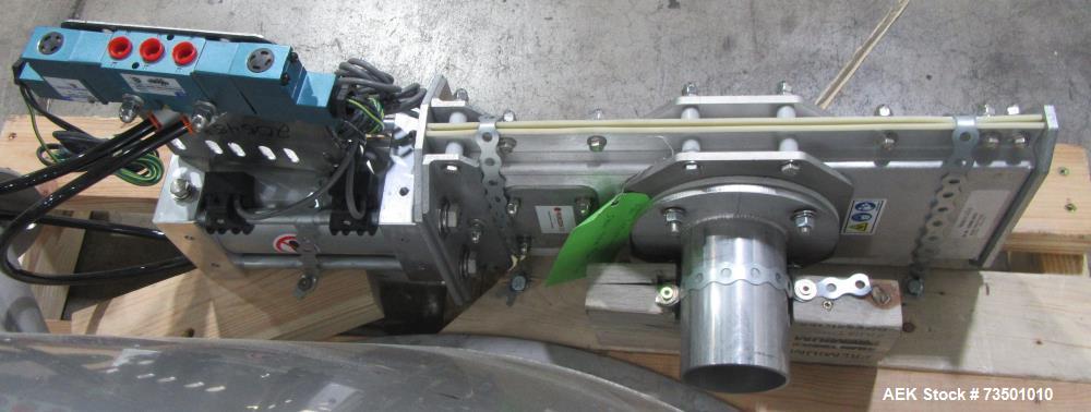 Unused Horizon Bulk Powder feeding system. Originally designed to feed vitamin powders at rates of up to 6,000 lbs per hour. Conveying line parameters: 3"  with 11 gauge OD tubing, Max horizontal dis...