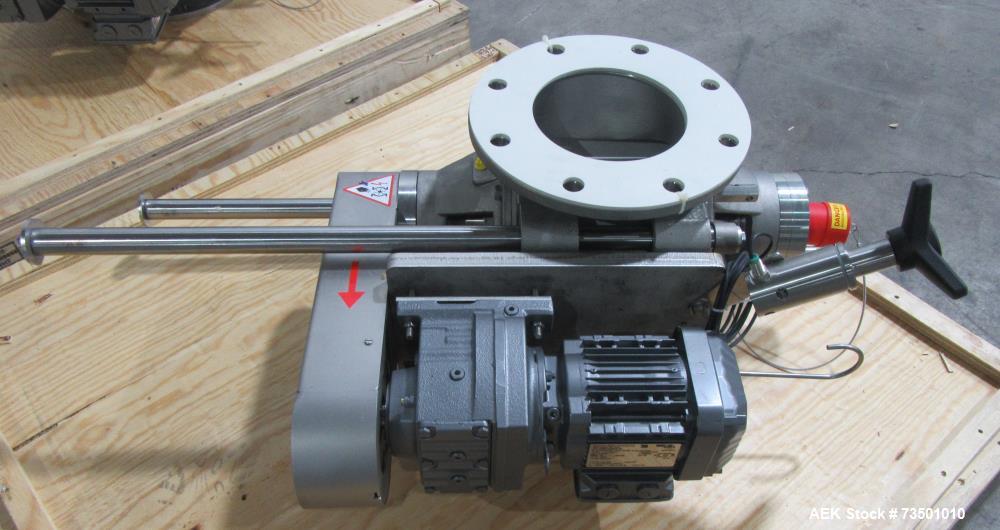 Unused Horizon Bulk Powder feeding system. Originally designed to feed vitamin powders at rates of up to 6,000 lbs per hour. Conveying line parameters: 3"  with 11 gauge OD tubing, Max horizontal dis...