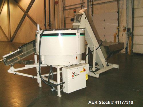 Used Hoppmann Shibuya Model FT40-CRS Corporation Centrifugal Bowl Feeder. Rated 1000 parts per minute. Includes a control panel and a Hoppmann Elevating Prefeeder, Model EP08108. Prefeeder serial# 27...