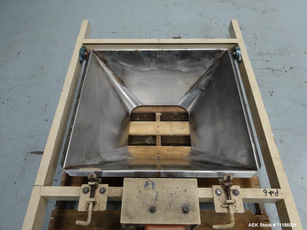 Used Inglett Model 1950 Open Mouth Bag Hanger