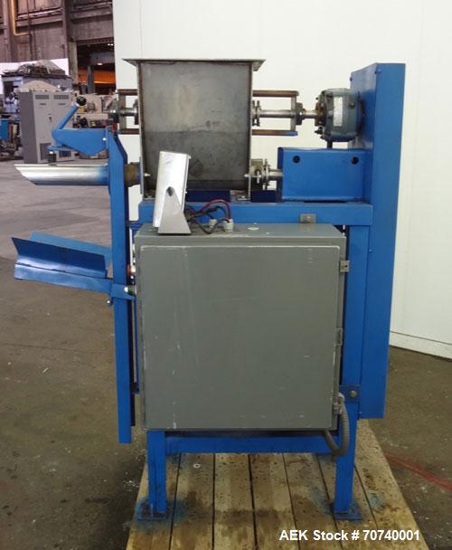 Used ECC Auger Valve Type Auger Bagger, Model 206E. 304 Stainless steel product contact parts. Production rates up to (6) 50 pound bags per minute. Weight range 20 to 110 pounds on bags, 50 to 220 po...