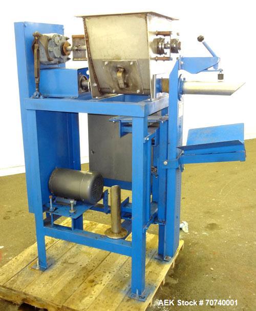 Used ECC Auger Valve Type Auger Bagger, Model 206E. 304 Stainless steel product contact parts. Production rates up to (6) 50 pound bags per minute. Weight range 20 to 110 pounds on bags, 50 to 220 po...