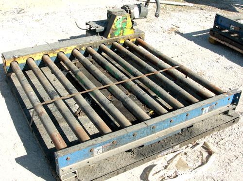 Used Mettler Toledo XP drum filling system consisting of: (1) Mettler model 9127 drum filler, approximate 2" diameter x 36" long stainless steel filling tube, (1) 50" wide x 5' long powered roller co...