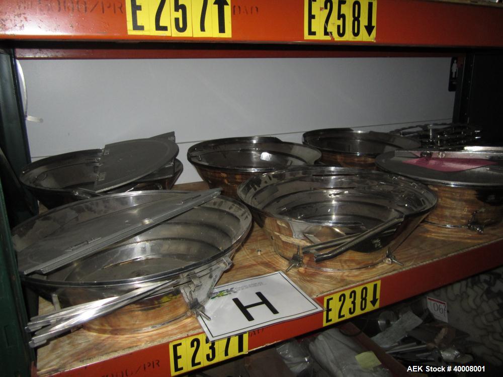 Used Comas Monoblock Line for Fill/Plug/Cap consisting of: (1) Comas Model RS6 Monoblock Filler, Tipper and screw Capper with Integrated Palace Model P2V5 Bulk bottle unscrambler. Has two head perist...