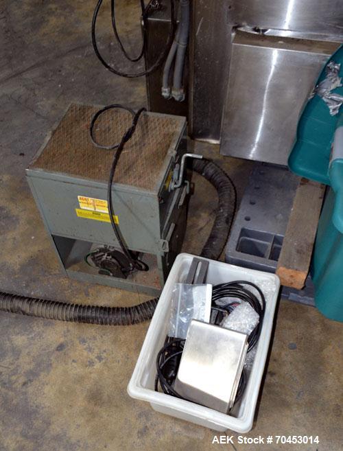 Used Cozzoli Model LF840-8 Inline Continuous Motion Walking Beam Style Piston Filler. Machine is capable of speeds from 40 to 120 containers per minute. Has integrated air cleaner. Container size ran...