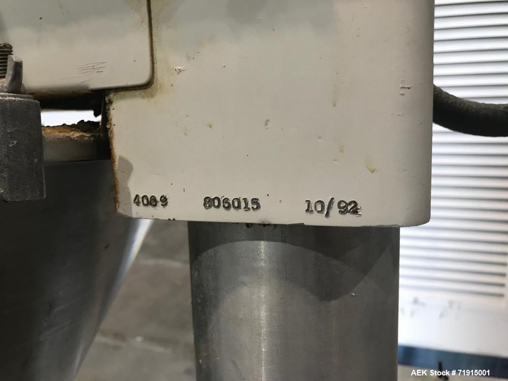 Used Mateer Burt Model 4009 Dual Head Automatic Inline Auger/Powder Filler.