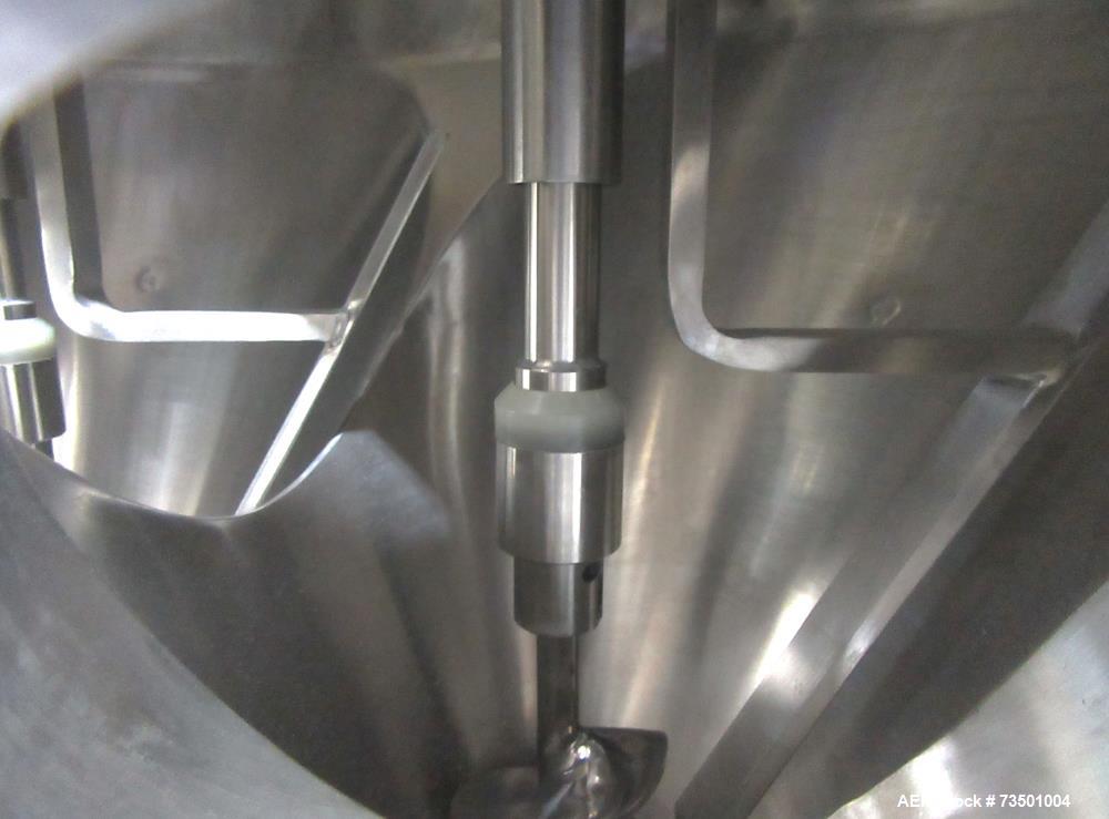 Unused Speed Dee Model 3700S Servo Rotary Auger Filler with Integrated Wipotec (OCS) Checkweigher. Has Twin Auger filler with 36" Diameter base unit. Dyco bottle throttle for transitioning bottles of...
