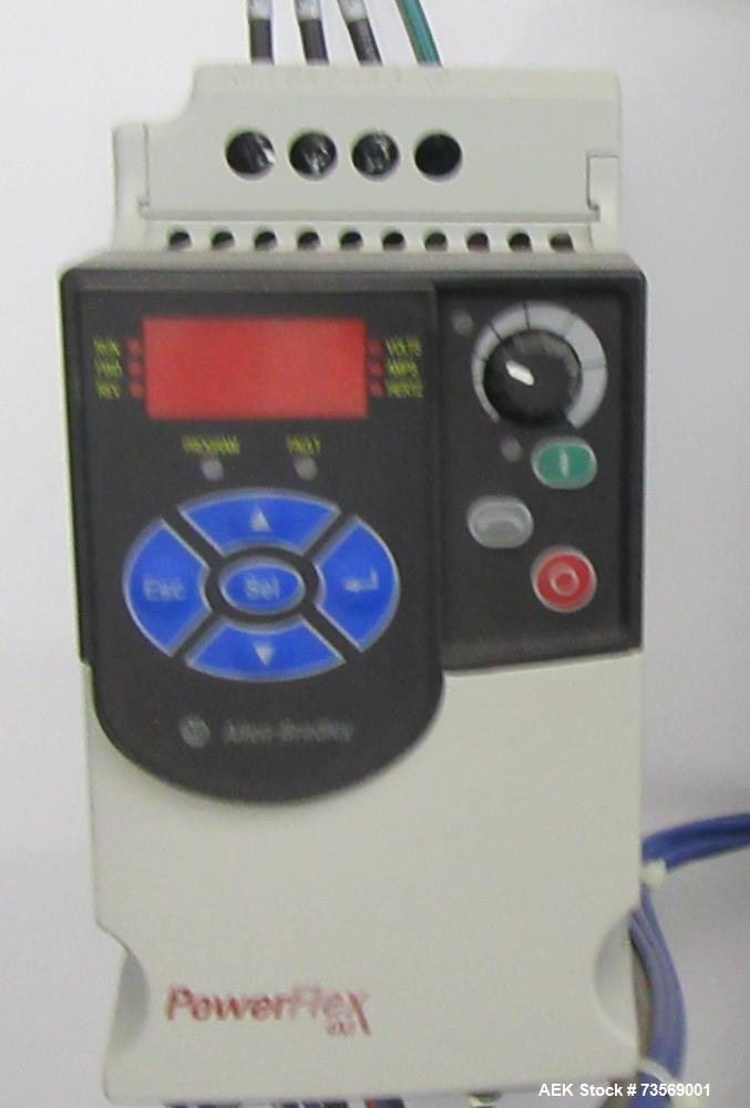 Used Spee-Dee Model 4600 S Semi Automatic Servo Auger Filler. Has stainless Steel agitated hopper. 3/60/240V. This includes a new servo motor from Spee-Dee.